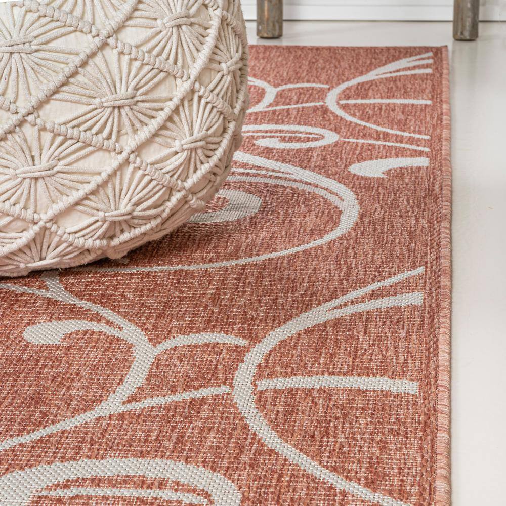 Salmon and Cream Reversible Synthetic Scroll Area Rug 5x8