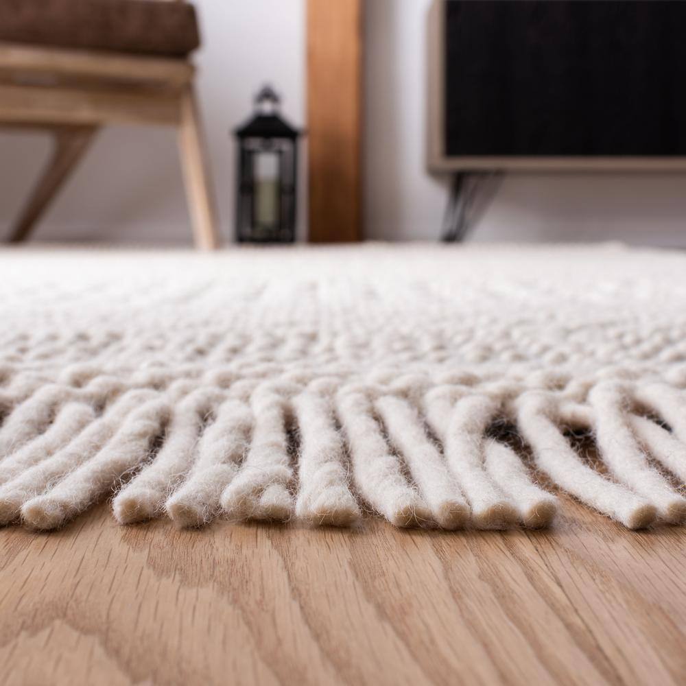 Handwoven Ivory & Grey Wool Area Rug - 5' x 8' Beach House Style