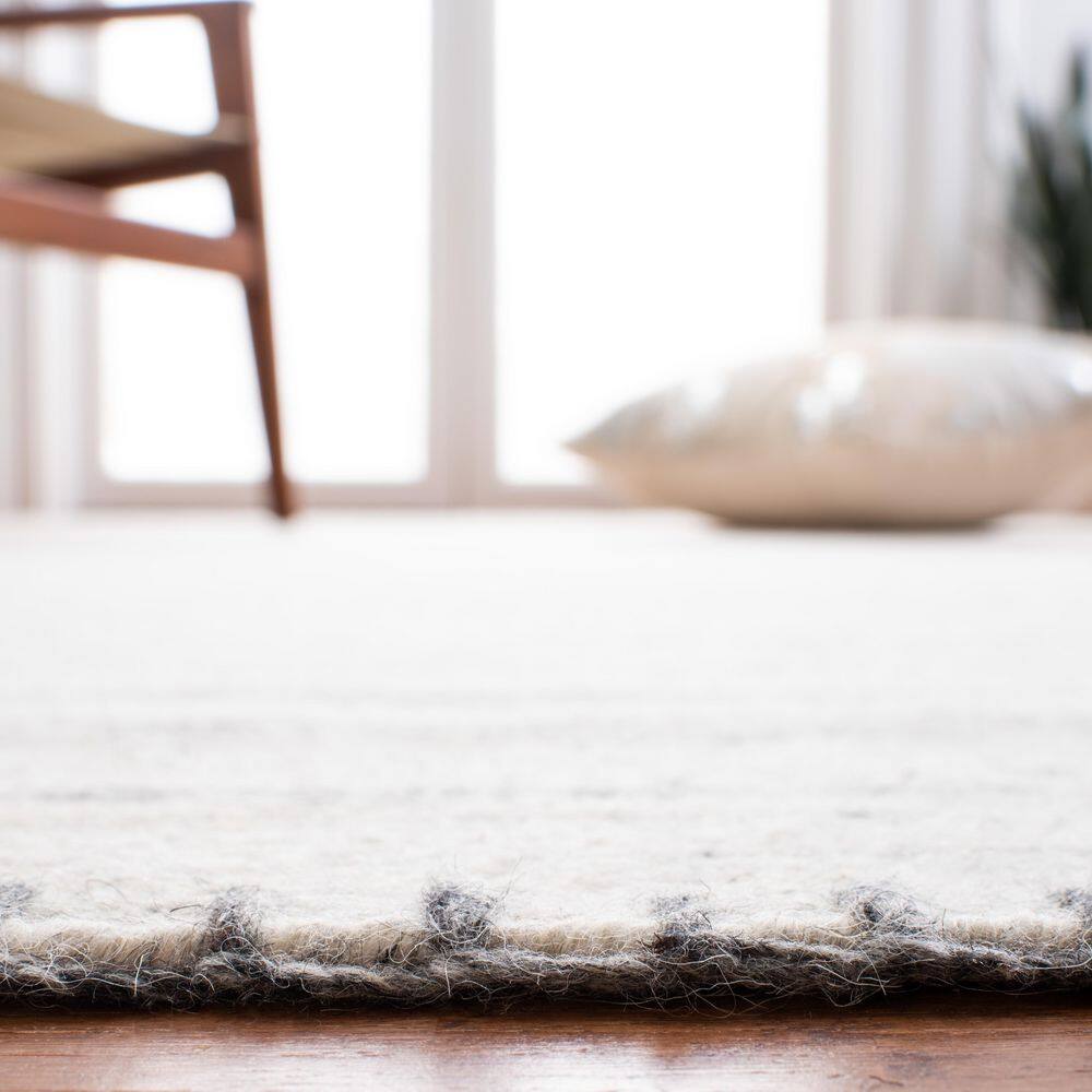 Nomadic Essence Handwoven Gray Wool 8' x 10' Area Rug