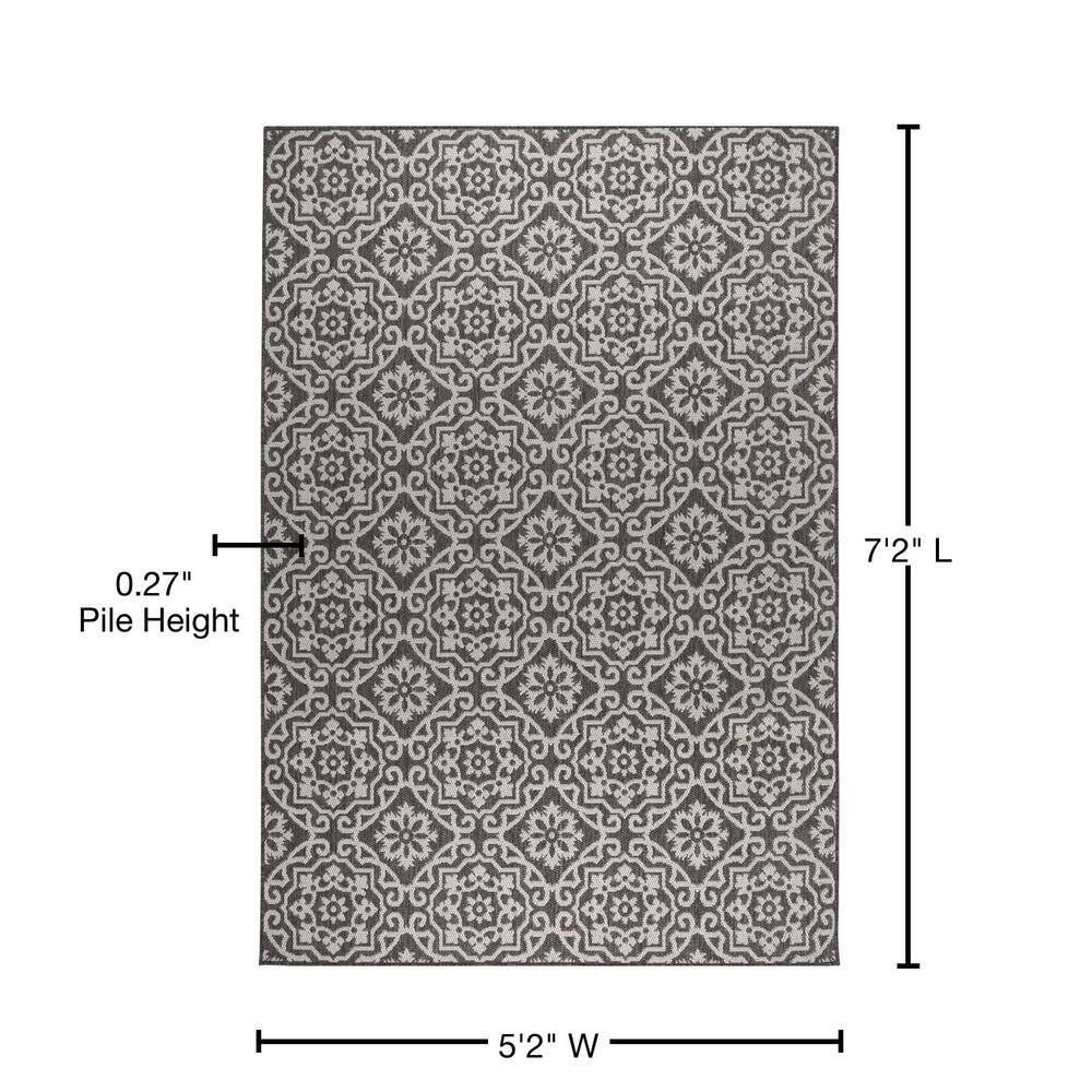 Danica 5'2" x 7'2" Black/Gray Synthetic Medallion Area Rug