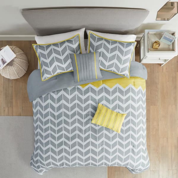 Intelligent Design Laila 4-Piece Yellow Twin Comforter Set ID10-013 - The Home  Depot