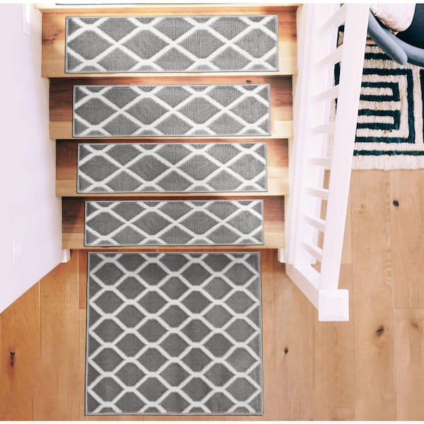 The Sofia Rugs Non-Slip Stair Treads (Set of 5) Rugs For Stairs 10 X 30  (ft) Shag White/Gray Indoor Geometric Farmhouse/Cottage Machine Washable  Stair Tread Rug in the Rugs department at