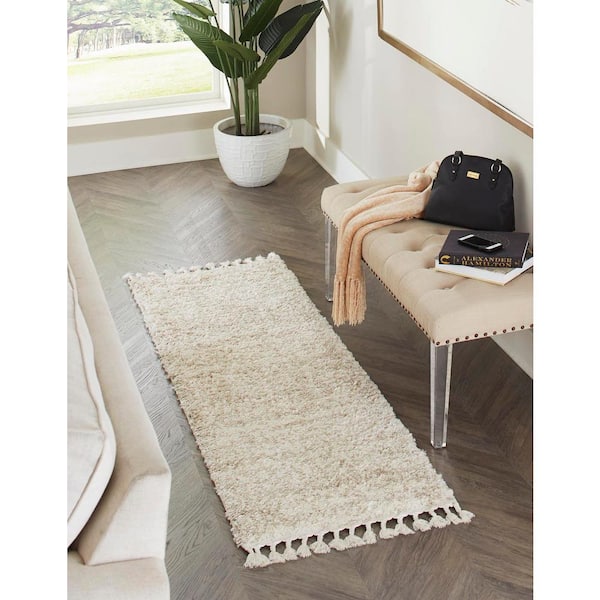 Hygge Shag Misty Ivory 2 ft. 7 in. x 8 ft. 2 in. Runner Rug