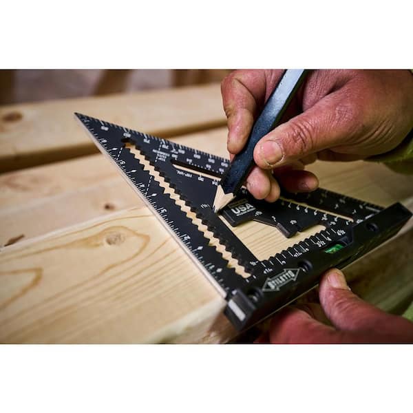 Stiletto - 7 in. Carpenter Square with Level