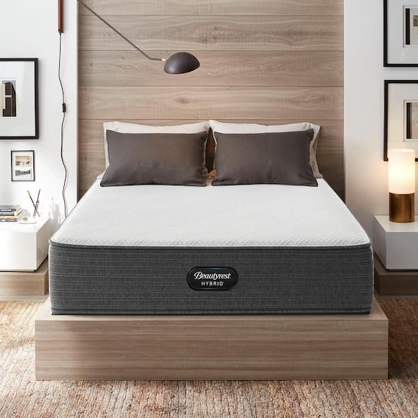 Beautyrest BRX1000-C 13in. Plush Hybrid Tight Top Queen Mattress