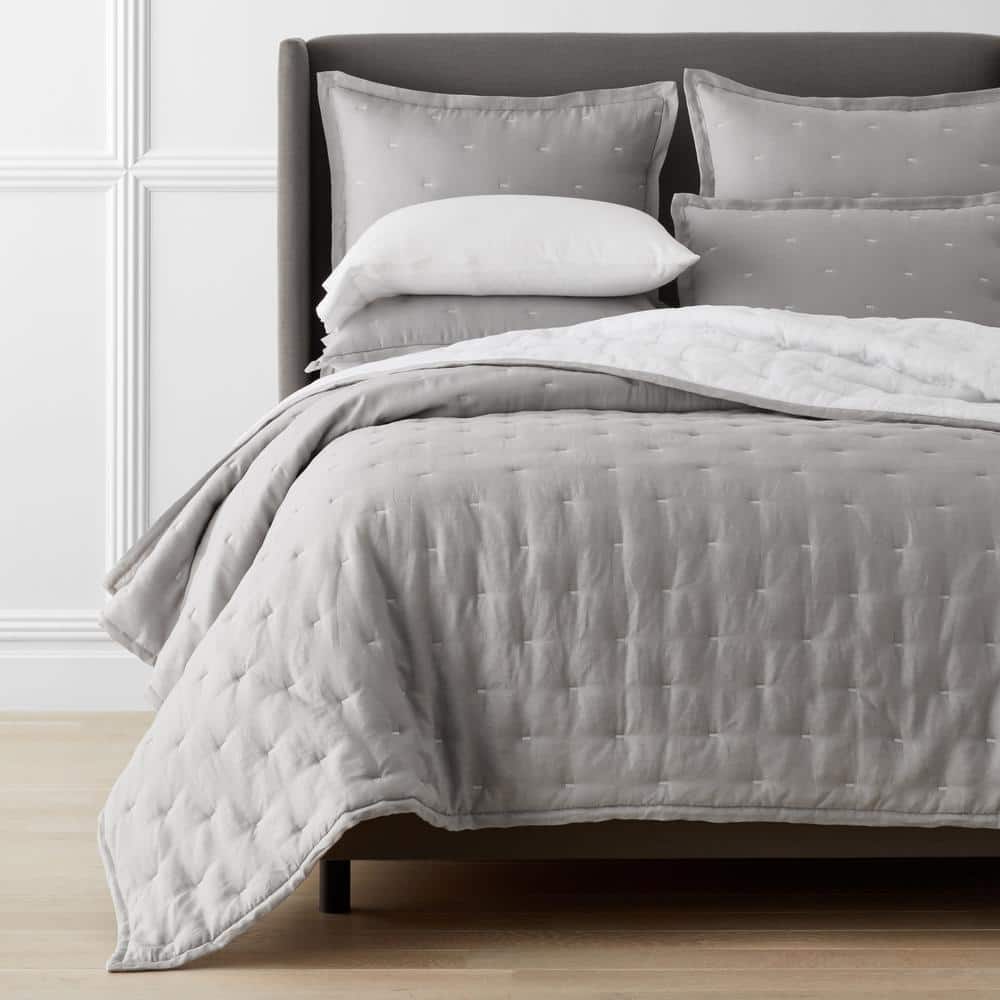 The Company Store Legends Hotel Reversible Relaxed White/Gray Solid  Full/Queen Linen Quilt 50691Q-FQ-WHIGRAY - The Home Depot
