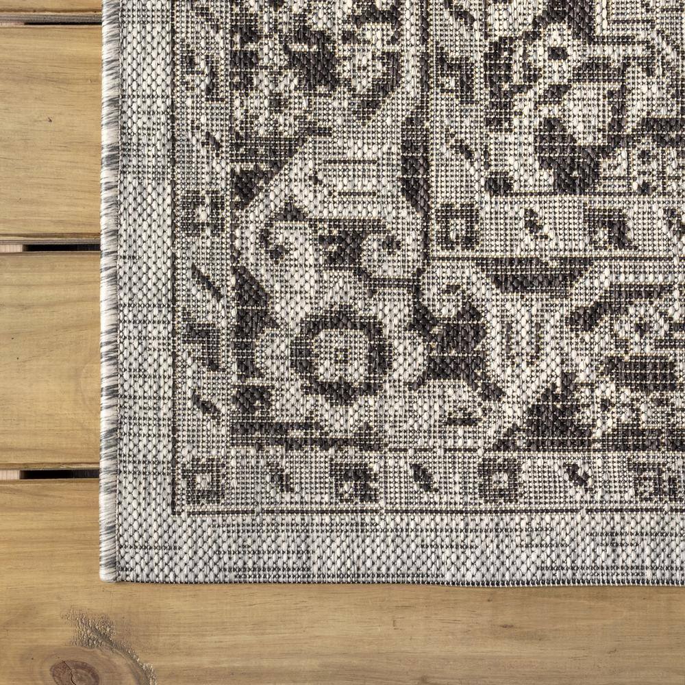 Rozetta Boho Medallion Gray/Black Synthetic Indoor/Outdoor Runner Rug - 2x8