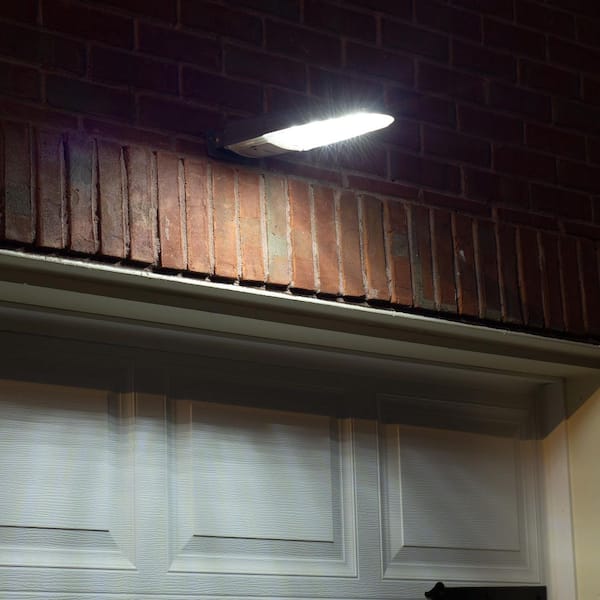 GAMA SONIC Yard Light 300 Lumens Grey Outdoor Waterproof Security Area Dual Color Wall Light with Mounting Arm or Direct to Wall