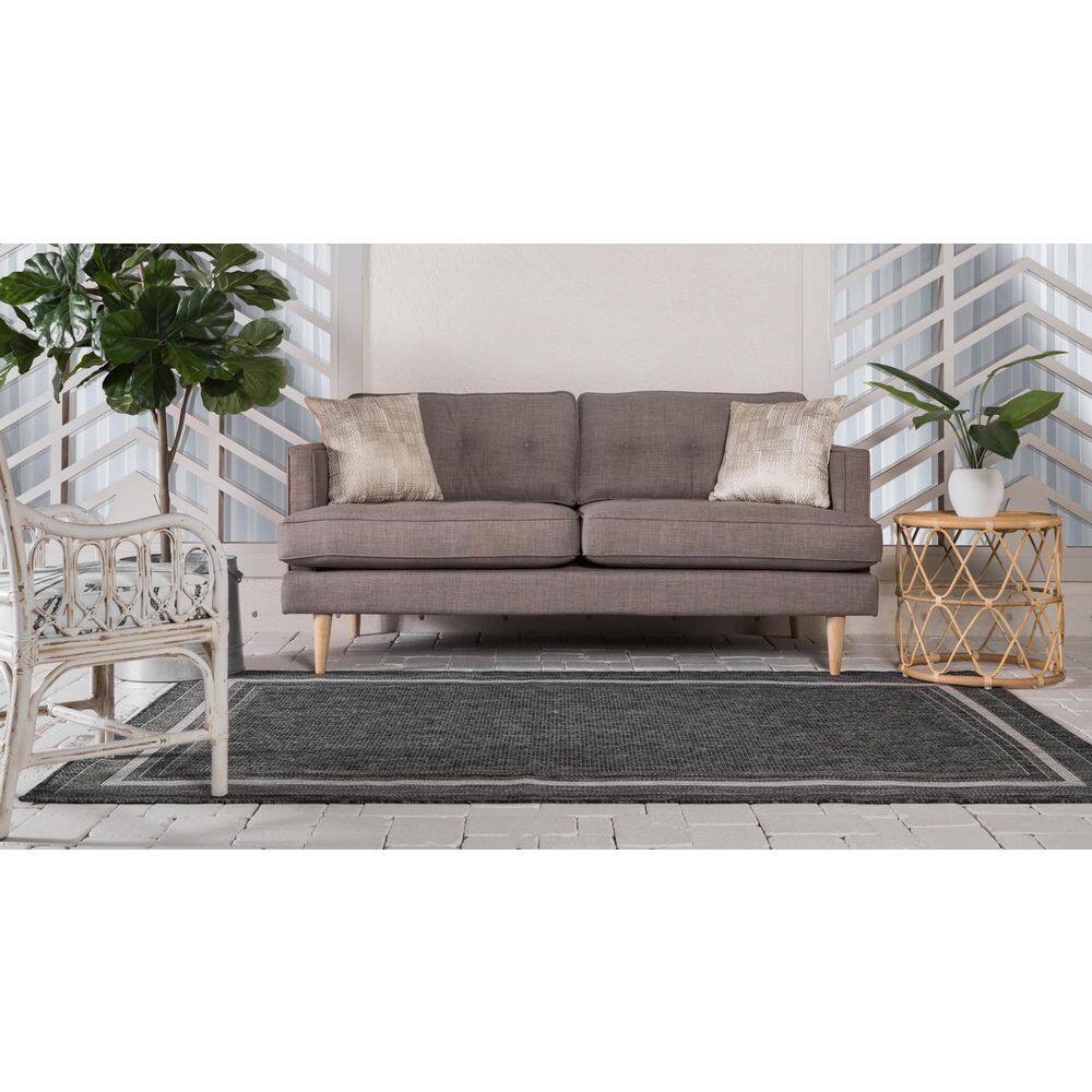 Easy-Care Reversible Black Synthetic Outdoor Rug 4' x 6'