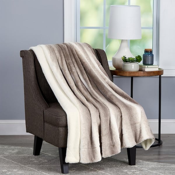 Oversized Faux Fur Hypoallergenic Throw Blanket