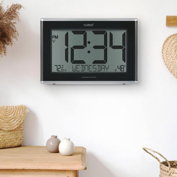 La Crosse Technology 513-05867-int Extra Large Atomic Digital Clock with Indoor Temperature and Humidity - Black