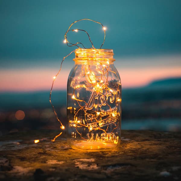 https://images.thdstatic.com/productImages/e7dd33fd-8858-4e4a-ac45-266180ee98ff/svn/copper-feit-electric-string-lights-fy30-100-usb-cpr-4f_600.jpg