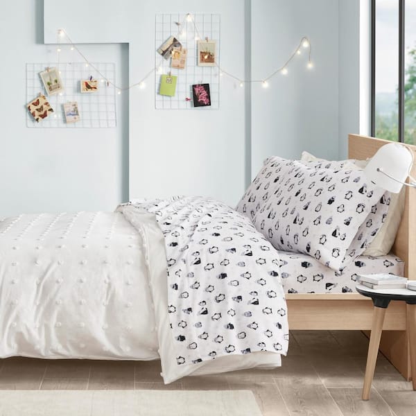 Intelligent Design Cozy Soft 4-Piece Blue Penguins Cotton Queen Flannel Printed Sheet Set