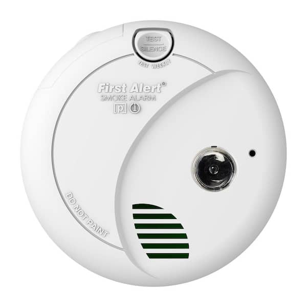 First Alert Battery Operated Photoelectric Smoke Alarm with Escape Light