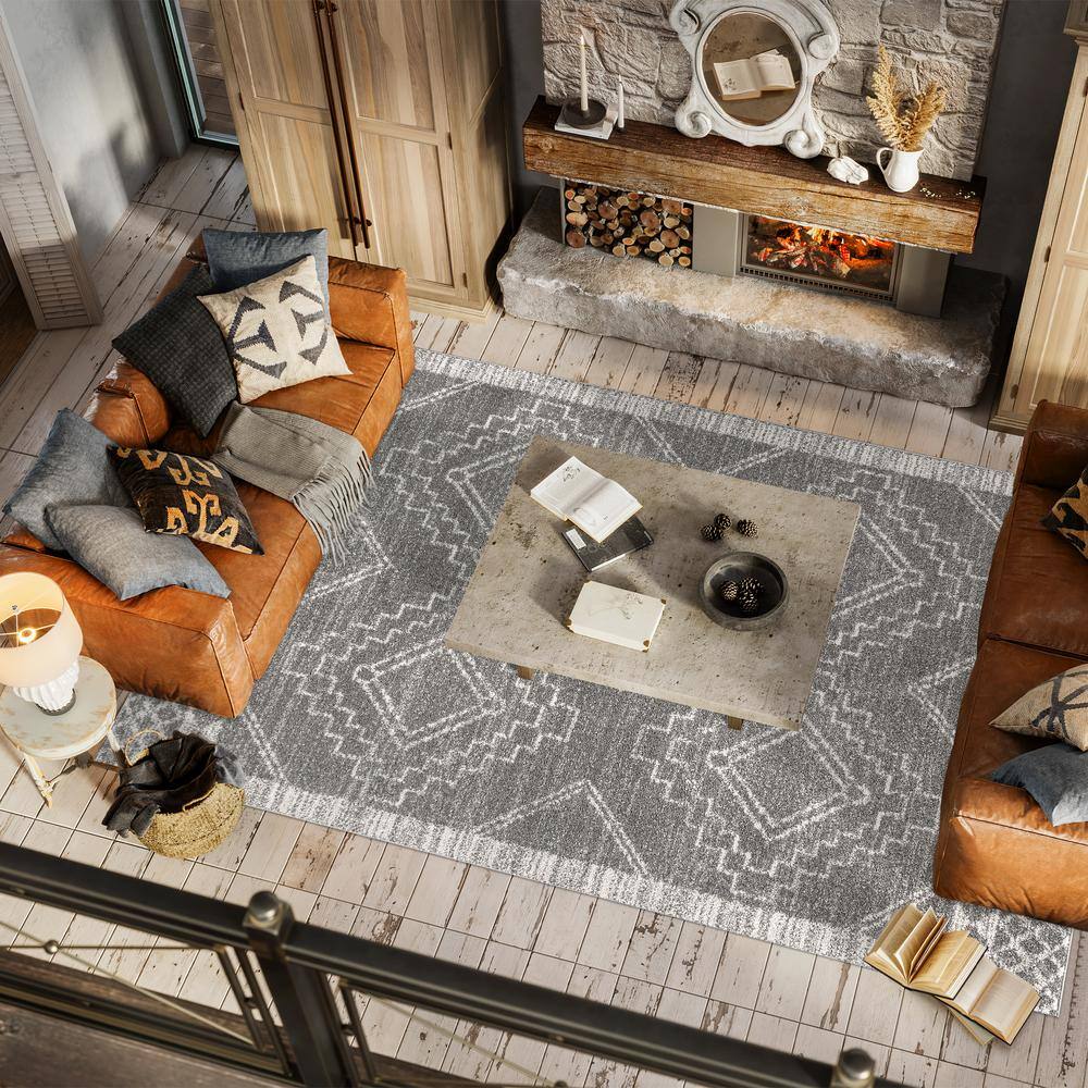 Amir 8' x 10' Cream and Gray Geometric Synthetic Area Rug