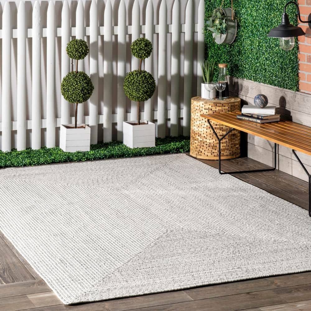 nuLOOM Lefebvre Casual Braided Ivory 8 ft. Indoor/Outdoor Round