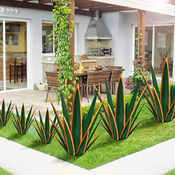 Cubilan Large Tequila Rustic Sculpture, Rustic Metal Agave Plants