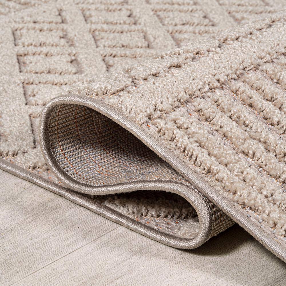 Beige and Gray Geometric Synthetic Indoor/Outdoor Area Rug