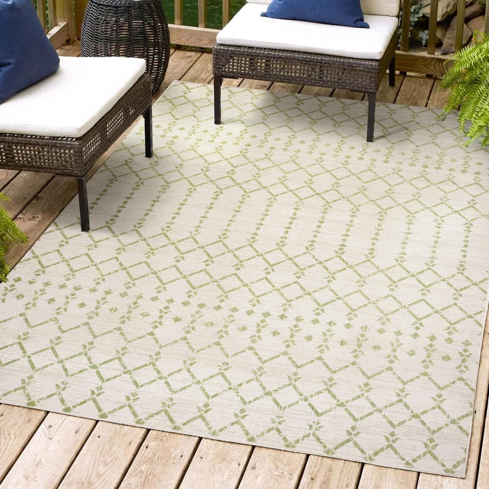 Moroccan-Inspired Geometric Gray Flatweave 3' x 5' Outdoor Rug