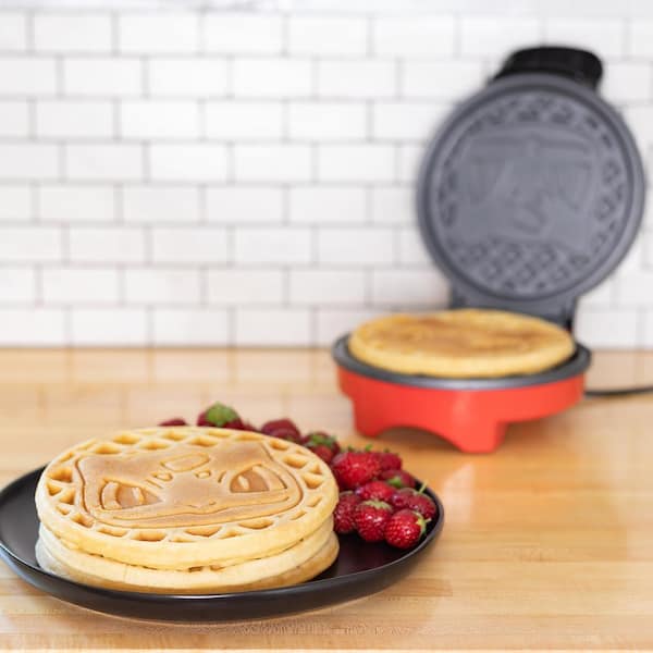 Pokémon Pokeball Mini Waffle Maker Uncanny Brands, Homeware, Free  shipping over £20