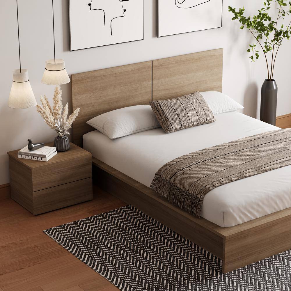 James Queen 3-Piece Brown Oak Bedroom Set