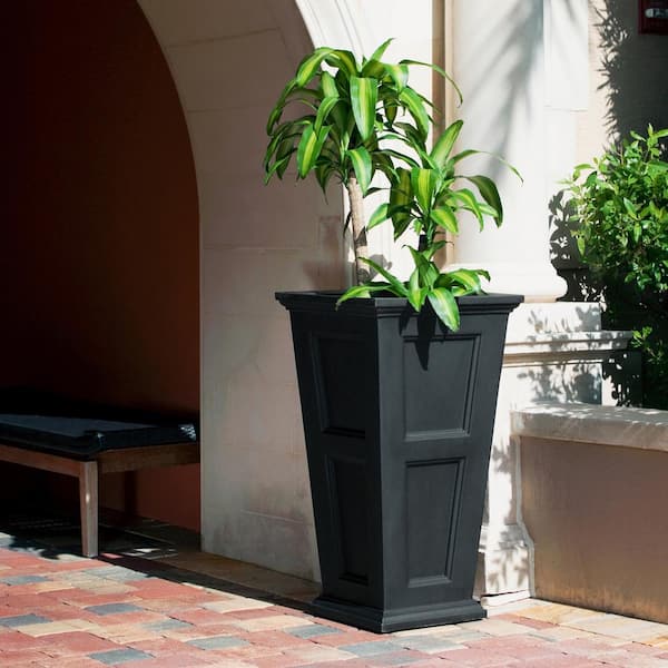 Fairfield 40 in. Tall Black Polyethylene Planter