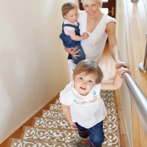 Leaves Collection Beige White 9 in. x 28 in. Polypropylene Stair Tread Cover (Set of 13)