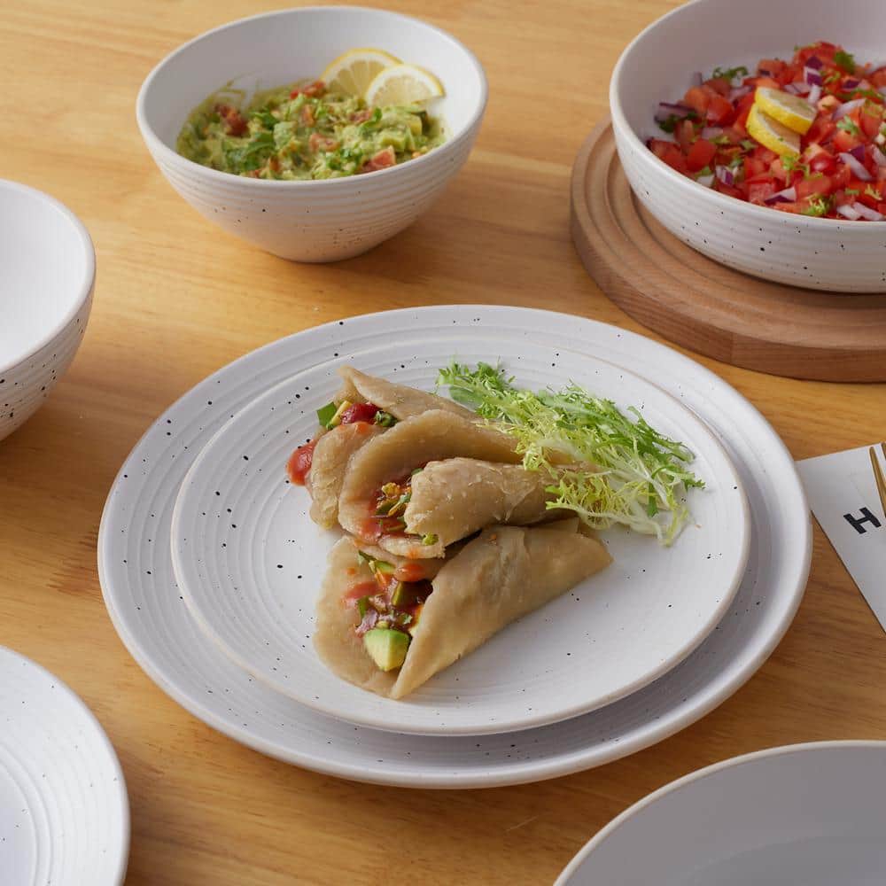 Off-White Ceramic 16-Piece Ribbed Dinnerware Set