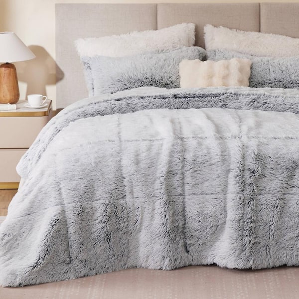 Intelligent Design Leena 3-Pieced Black/White Polyester Full/Queen Shaggy Long Fur Comforter Set