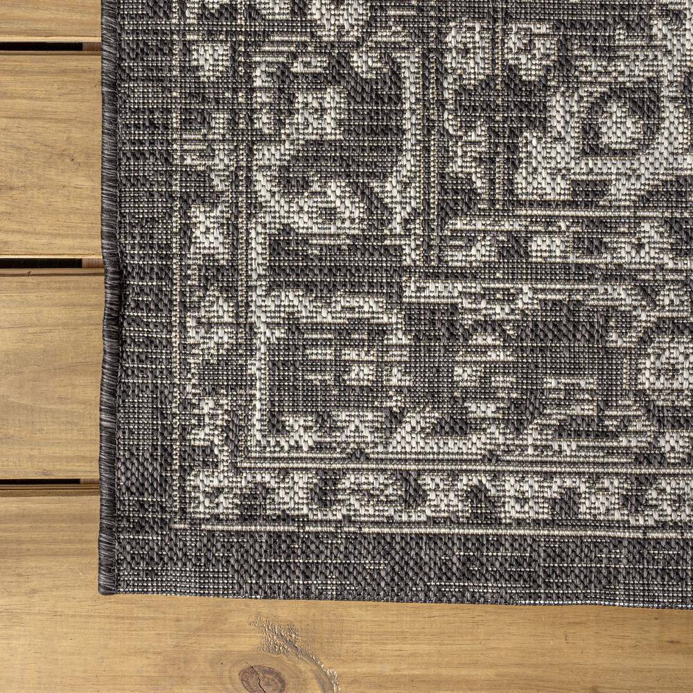 Malta Black and Gray Medallion Flat Woven Area Rug