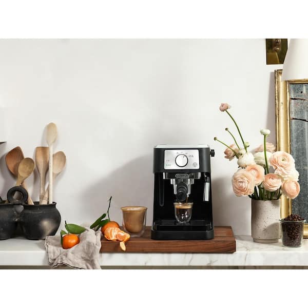 https://images.thdstatic.com/productImages/e87673a7-6f8d-4809-a9db-93d727dd5c18/svn/black-and-stainess-steel-delonghi-espresso-machines-ec260bk-fa_600.jpg