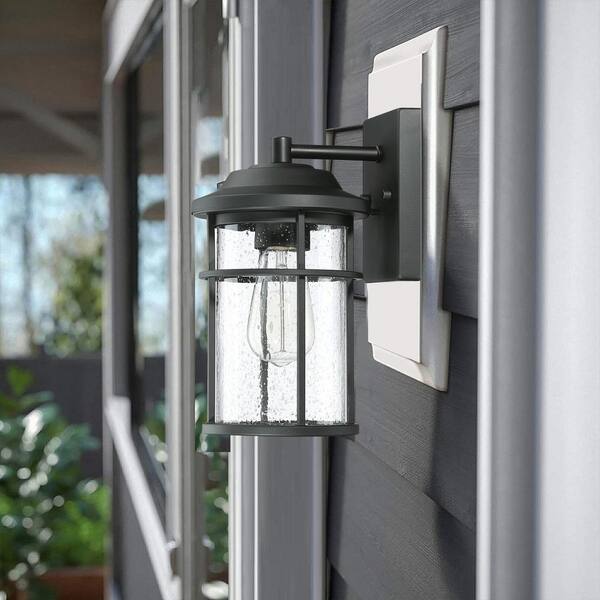 https://images.thdstatic.com/productImages/e879b549-7d18-414a-8d36-bed262c2b138/svn/matte-black-hukoro-outdoor-sconces-fay-us-od-140-gr-c3_600.jpg