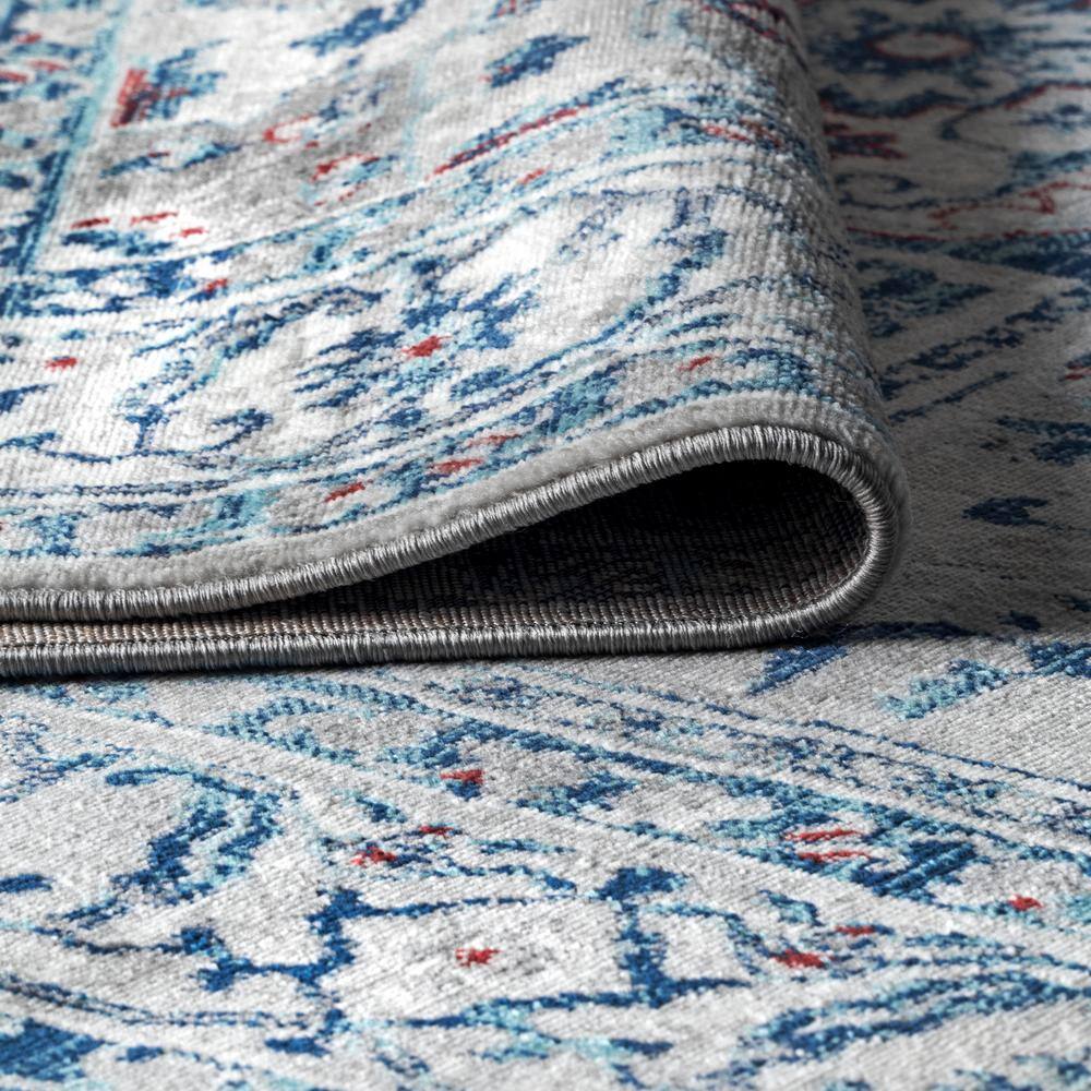 Modern Floral Vintage Medallion 5' Round Area Rug in Light Gray/Blue