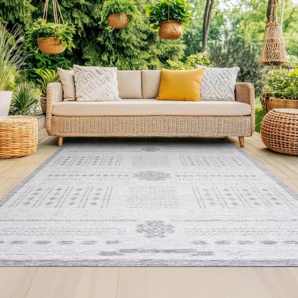 Bailey Gray 8 ft. x 10 ft. Transitional Geometric Flat Weave Polypropylene Rectangle Indoor/Outdoor Area Rug