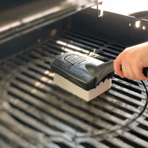 https://images.thdstatic.com/productImages/e892c49e-2c57-4bb5-bc13-c0a483cf8034/svn/grillstone-grill-cleaning-pads-750shb004hd-31_600.jpg