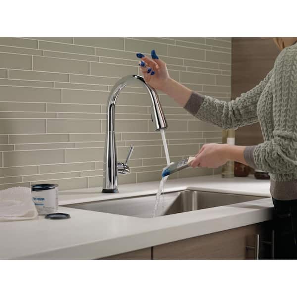 Essa Touch2O Technology Single-Handle Pull-Down Sprayer Kitchen Faucet with MagnaTite Docking in Chrome