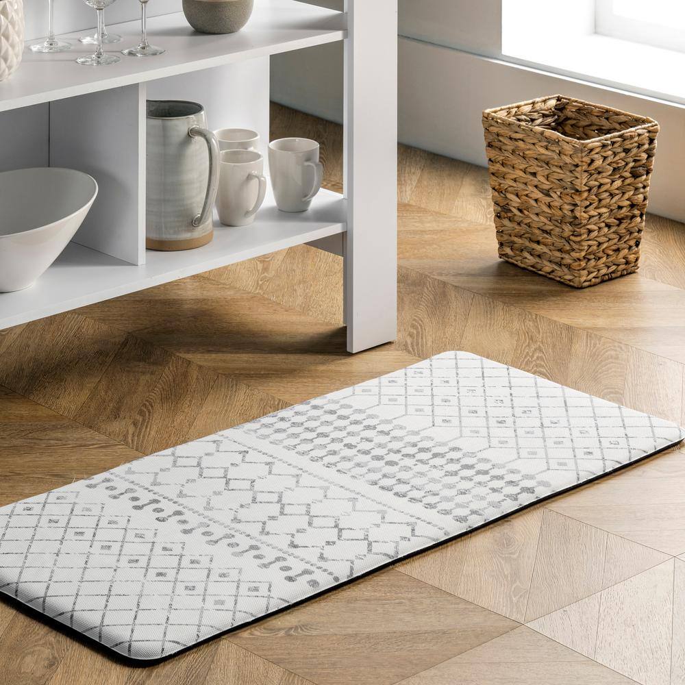 Light Gray Moroccan Pattern Anti-Fatigue Comfort Mat 18" x 30"