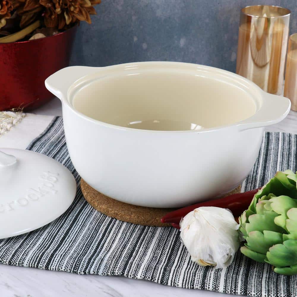 White 2.3 Quart Round Stoneware Casserole Dish with Lid