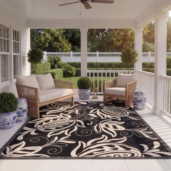 Courtyard Black/Sand 8 ft. x 11 ft. Border Indoor/Outdoor Patio  Area Rug