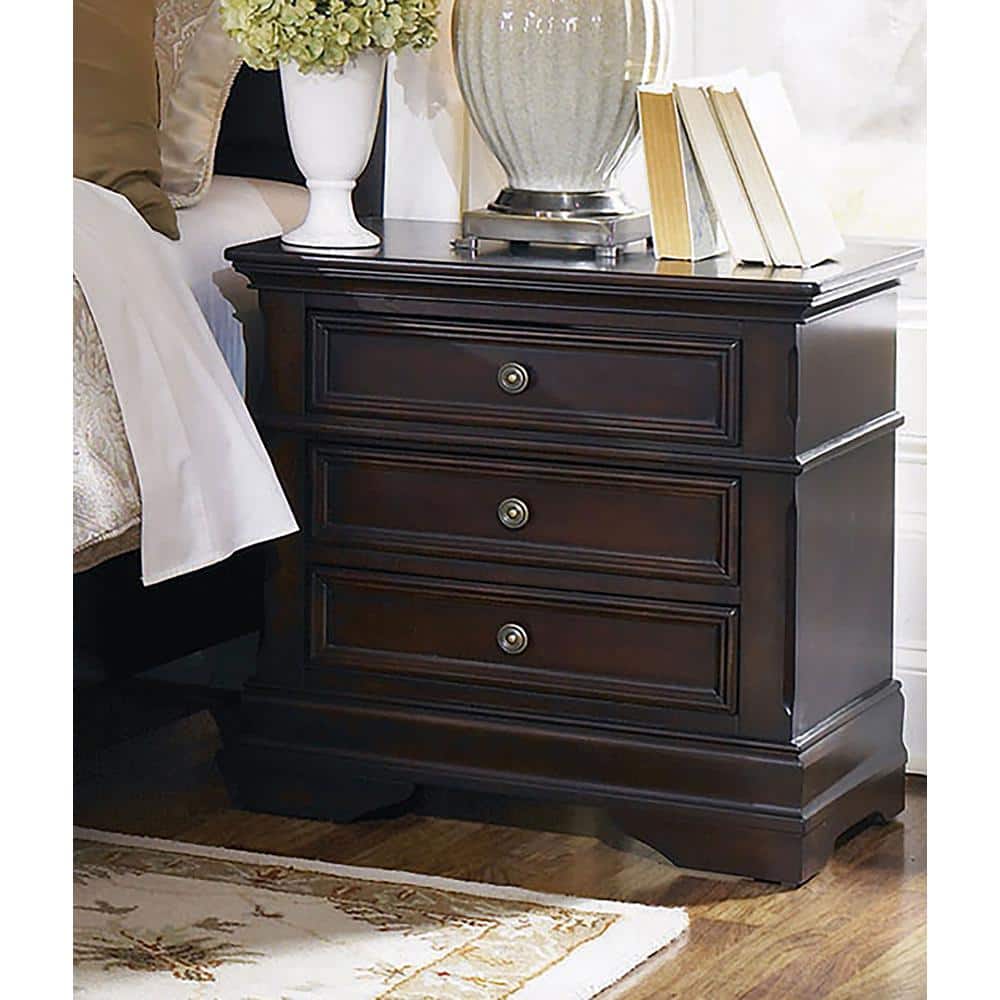 Traditional Brown 3-Drawer Solid Wood Nightstand