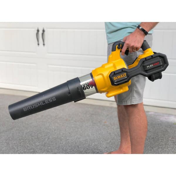 DEWALT FLEXVOLT 60V MAX 125 MPH 600 CFM Brushless Cordless Battery Powered Blower Kit with 1 FLEXVOLT 3 Ah Battery Charger DCBL772X1 The Home Depot