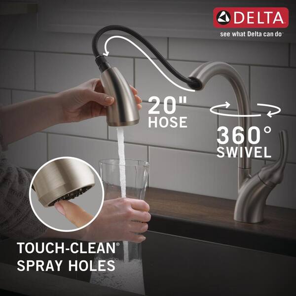 https://images.thdstatic.com/productImages/e8f93baa-58a5-4c6d-a7ea-200701cefe9f/svn/spotshield-stainless-delta-pull-down-kitchen-faucets-19780z-spsd-dst-1f_600.jpg
