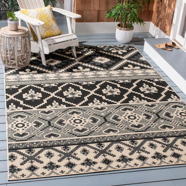 Veranda Black/Beige 8 ft. x 11 ft. Floral Indoor/Outdoor Patio  Area Rug