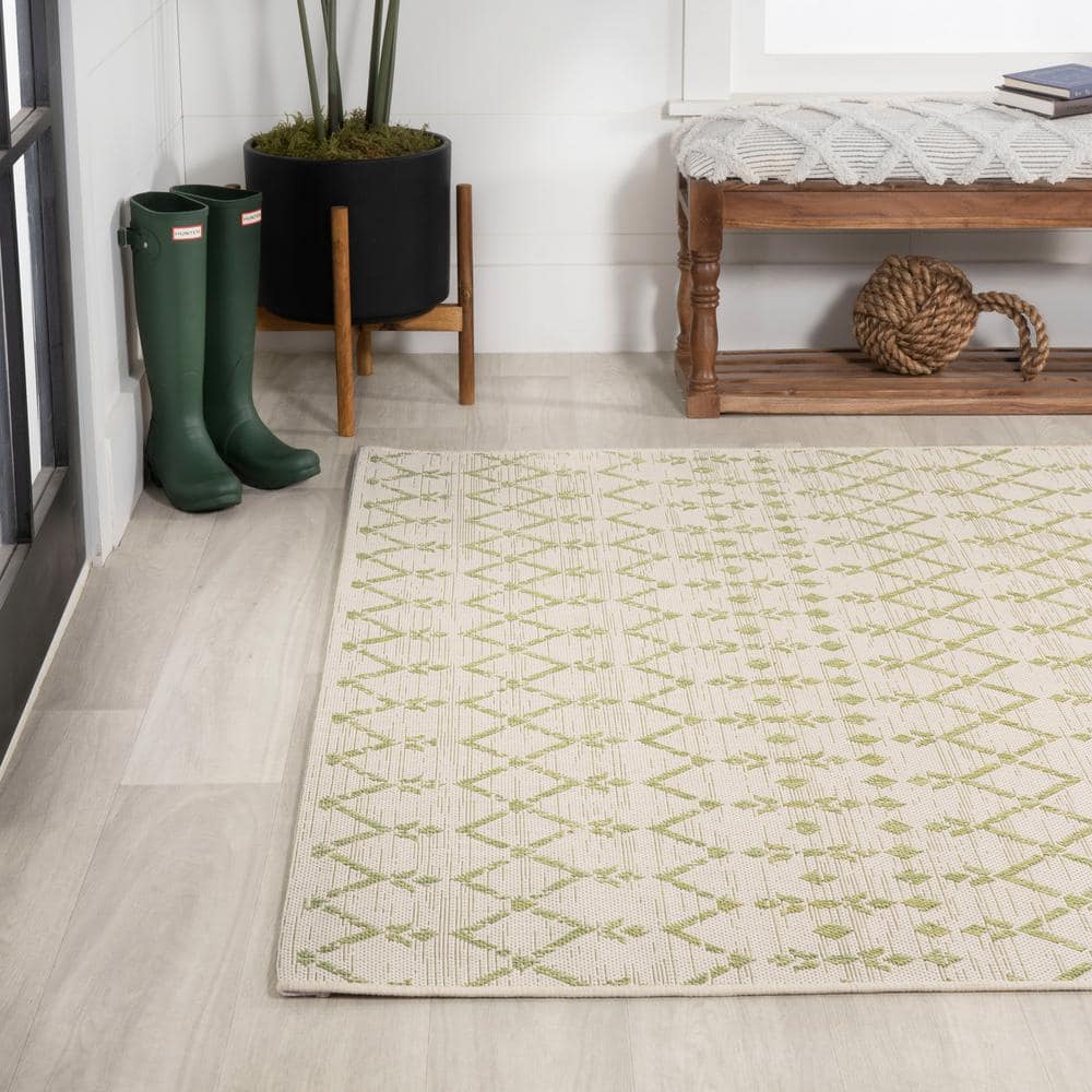 Moroccan-Inspired Geometric Gray Flatweave 3' x 5' Outdoor Rug