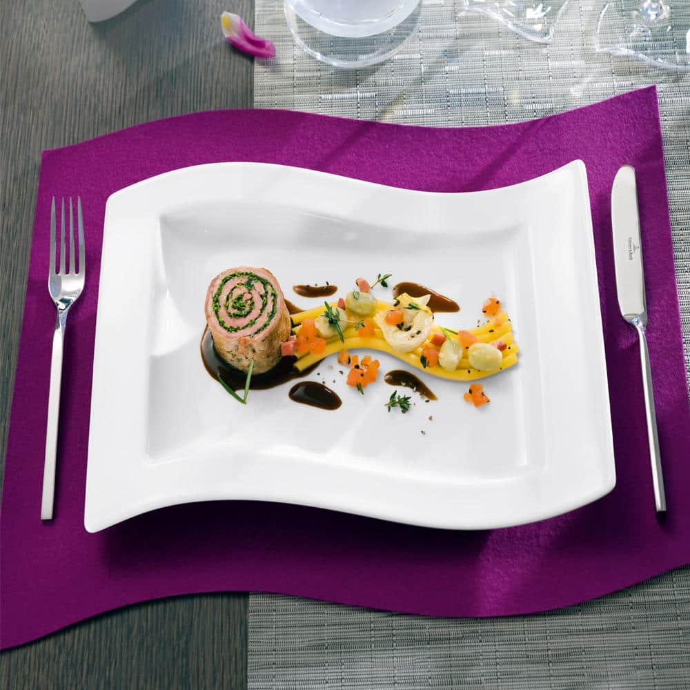White Porcelain Wave Design Gourmet Plate