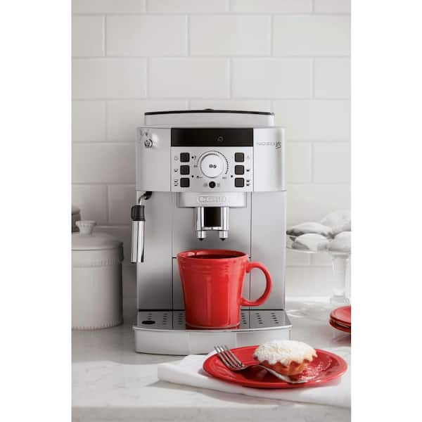 https://images.thdstatic.com/productImages/e93ba669-8412-4699-8a20-72bf313f8cba/svn/silver-black-delonghi-espresso-machines-ecam22110sb-1f_600.jpg