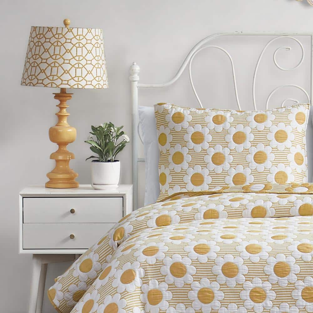 King Size White and Yellow Reversible Jacquard Quilt Set