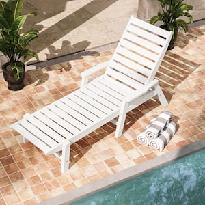 Grant Park White Chaise Lounge with Arms