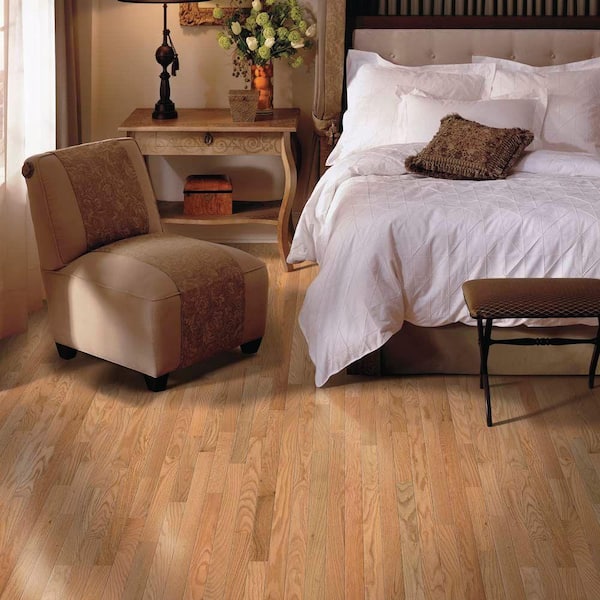 American Home Natural Oak 3/4 in. T x 2-1/4 in. W Smooth Solid Hardwood Flooring (20 sq.ft./ctn)