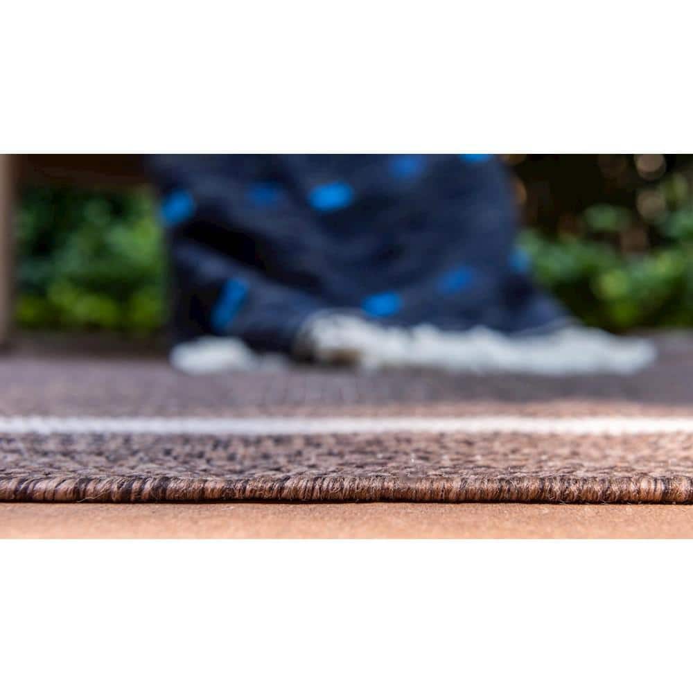 5'3" x 8' Soft Border Brown/Ivory Outdoor Rug